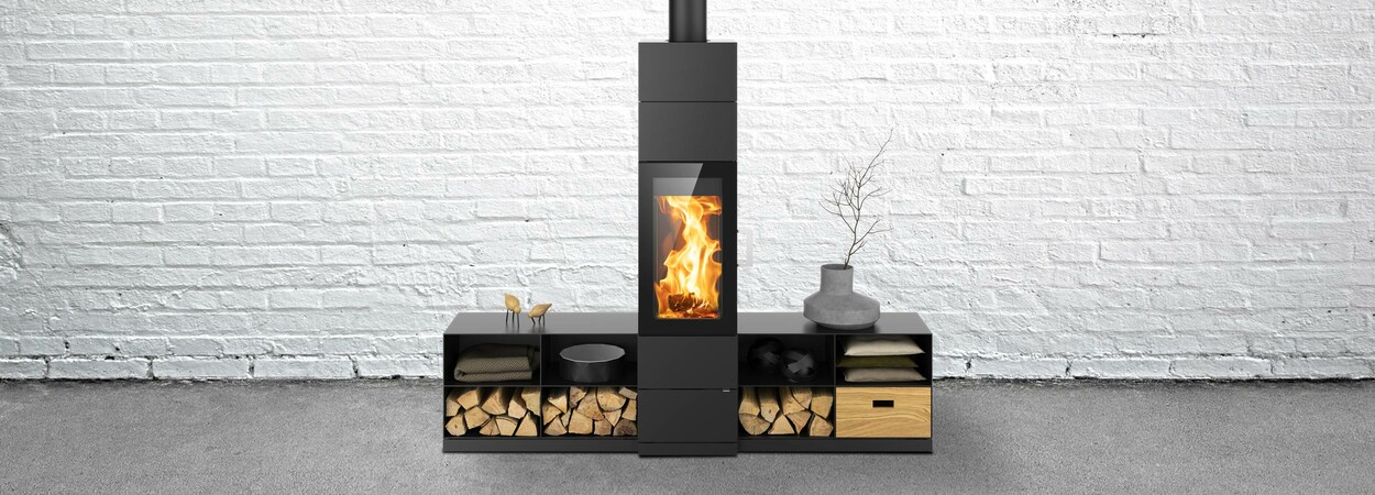 HASE Kaminofen Sendai 155 stahl schwarz mit Holzregal